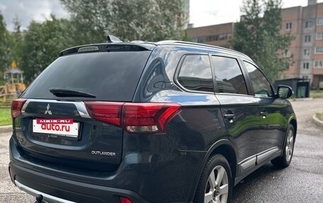 Mitsubishi Outlander III рестайлинг 3, 2018 год, 1 670 000 рублей, 4 фотография