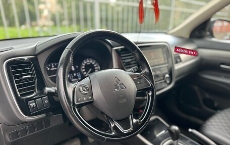 Mitsubishi Outlander III рестайлинг 3, 2018 год, 1 670 000 рублей, 14 фотография