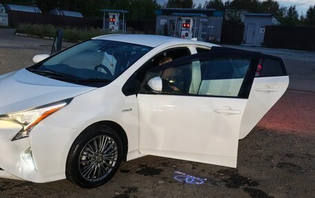 Toyota Prius IV XW50, 2018 год, 1 850 000 рублей, 8 фотография