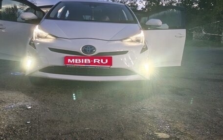 Toyota Prius IV XW50, 2018 год, 1 850 000 рублей, 9 фотография