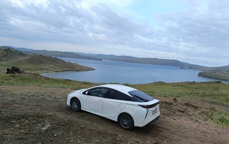 Toyota Prius IV XW50, 2018 год, 1 850 000 рублей, 10 фотография
