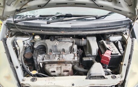 Mitsubishi Colt VI рестайлинг, 2003 год, 49 000 рублей, 8 фотография
