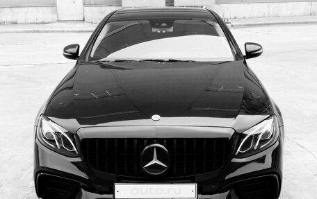 Mercedes-Benz E-Класс, 2016 год, 2 400 000 рублей, 1 фотография