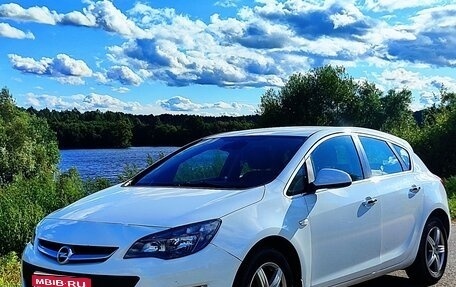 Opel Astra J, 2013 год, 750 000 рублей, 1 фотография
