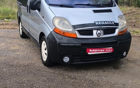 Renault Trafic, 2002 год, 1 180 000 рублей, 11 фотография