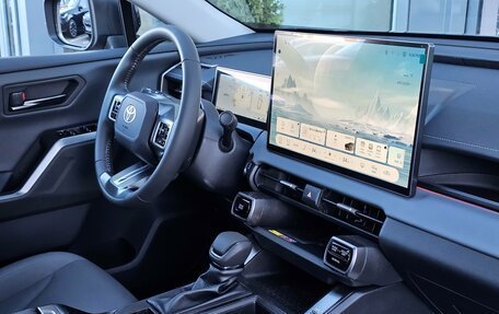 Toyota RAV4, 2026 год, 4 300 000 рублей, 31 фотография
