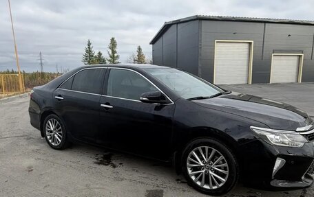 Toyota Camry, 2017 год, 2 650 000 рублей, 2 фотография