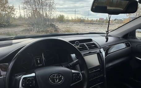 Toyota Camry, 2017 год, 2 650 000 рублей, 7 фотография