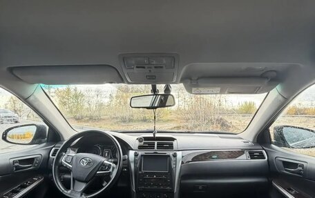 Toyota Camry, 2017 год, 2 650 000 рублей, 8 фотография
