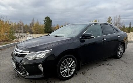 Toyota Camry, 2017 год, 2 650 000 рублей, 3 фотография