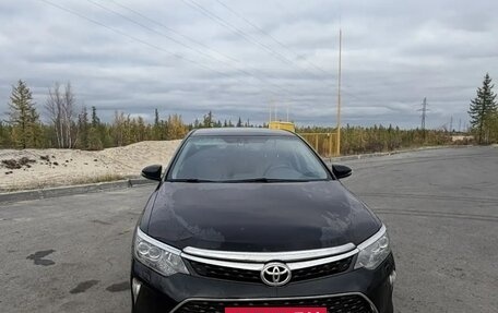 Toyota Camry, 2017 год, 2 650 000 рублей, 4 фотография
