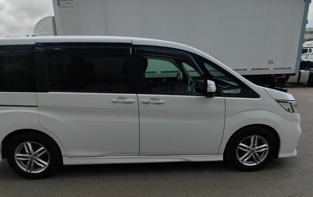 Honda Stepwgn IV, 2021 год, 2 050 000 рублей, 5 фотография