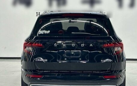 Skoda Karoq I, 2023 год, 2 700 000 рублей, 6 фотография