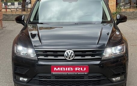 Volkswagen Tiguan II, 2018 год, 3 100 000 рублей, 3 фотография