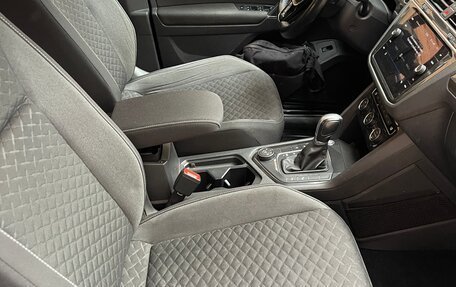 Volkswagen Tiguan II, 2018 год, 3 100 000 рублей, 10 фотография