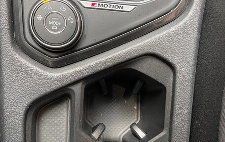 Volkswagen Tiguan II, 2018 год, 3 100 000 рублей, 24 фотография