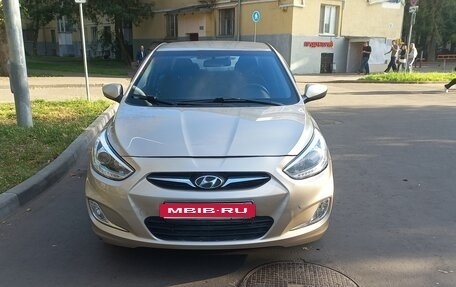 Hyundai Solaris II рестайлинг, 2013 год, 850 000 рублей, 1 фотография