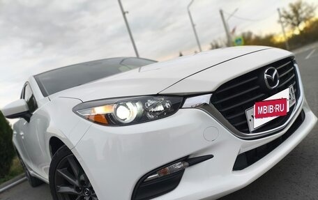 Mazda 3, 2018 год, 1 750 000 рублей, 2 фотография