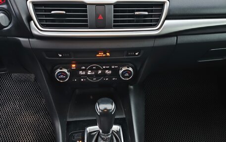 Mazda 3, 2018 год, 1 750 000 рублей, 17 фотография