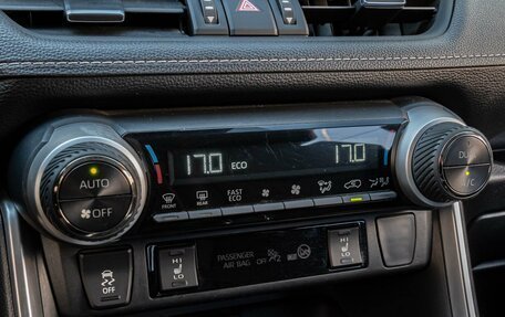 Toyota RAV4, 2021 год, 3 650 000 рублей, 14 фотография