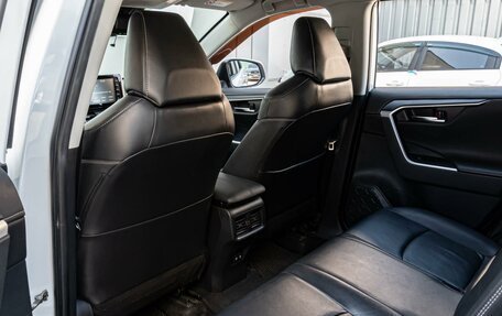 Toyota RAV4, 2021 год, 3 650 000 рублей, 11 фотография