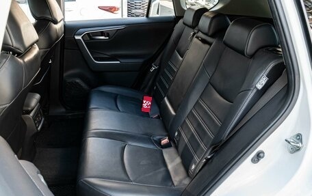 Toyota RAV4, 2021 год, 3 650 000 рублей, 9 фотография