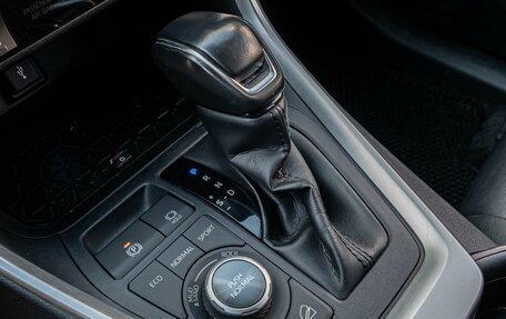 Toyota RAV4, 2021 год, 3 650 000 рублей, 17 фотография
