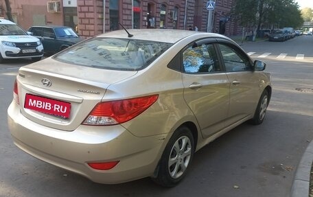 Hyundai Solaris II рестайлинг, 2013 год, 850 000 рублей, 4 фотография