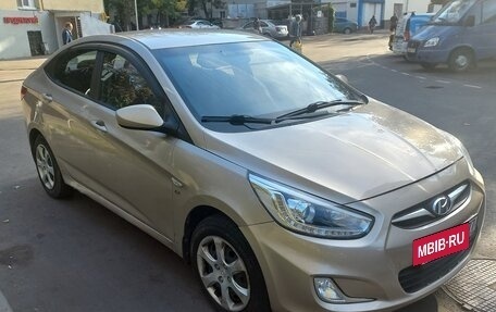 Hyundai Solaris II рестайлинг, 2013 год, 850 000 рублей, 2 фотография