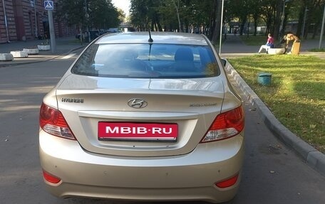 Hyundai Solaris II рестайлинг, 2013 год, 850 000 рублей, 5 фотография