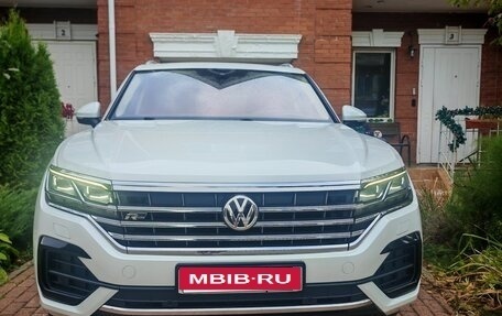 Volkswagen Touareg III, 2018 год, 6 300 000 рублей, 1 фотография