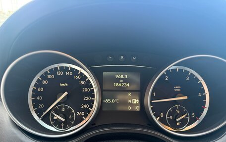 Mercedes-Benz GL-Класс, 2012 год, 950 000 рублей, 10 фотография