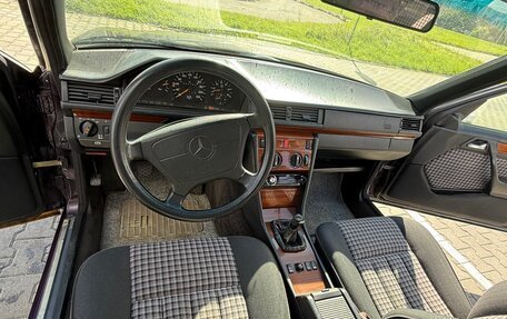 Mercedes-Benz E-Класс, 1994 год, 300 000 рублей, 7 фотография