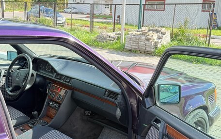 Mercedes-Benz E-Класс, 1994 год, 300 000 рублей, 10 фотография