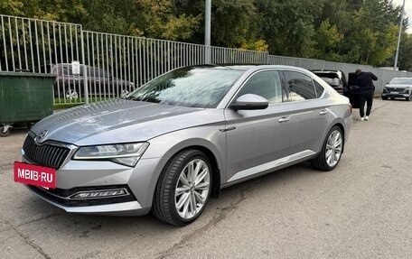 Skoda Superb III рестайлинг, 2020 год, 3 000 000 рублей, 2 фотография