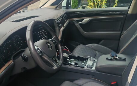 Volkswagen Touareg III, 2018 год, 6 300 000 рублей, 8 фотография