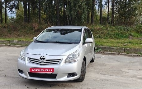 Toyota Verso I, 2012 год, 1 100 000 рублей, 2 фотография