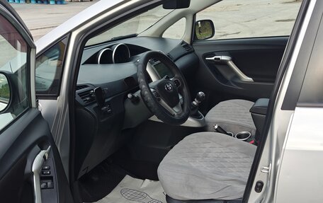 Toyota Verso I, 2012 год, 1 100 000 рублей, 12 фотография