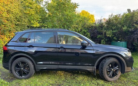 Volkswagen Tiguan II, 2022 год, 3 050 000 рублей, 6 фотография