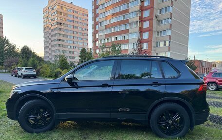Volkswagen Tiguan II, 2022 год, 3 050 000 рублей, 3 фотография