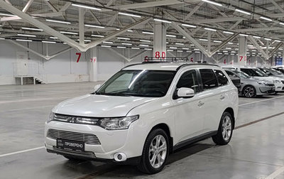 Mitsubishi Outlander III рестайлинг 3, 2013 год, 890 000 рублей, 1 фотография