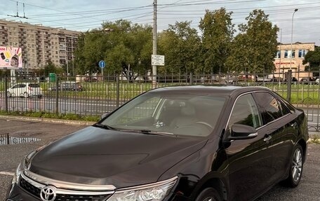 Toyota Camry, 2017 год, 2 250 000 рублей, 2 фотография