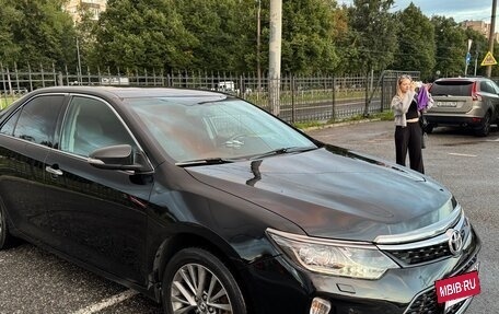 Toyota Camry, 2017 год, 2 250 000 рублей, 8 фотография