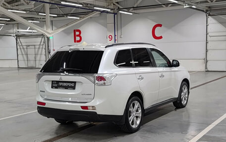 Mitsubishi Outlander III рестайлинг 3, 2013 год, 890 000 рублей, 6 фотография