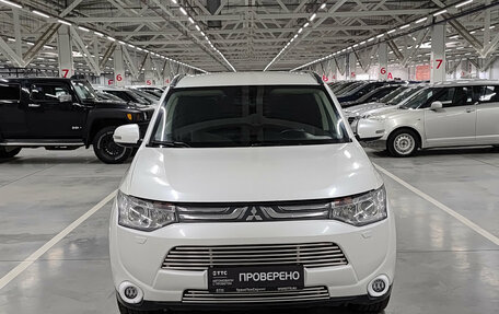 Mitsubishi Outlander III рестайлинг 3, 2013 год, 890 000 рублей, 2 фотография
