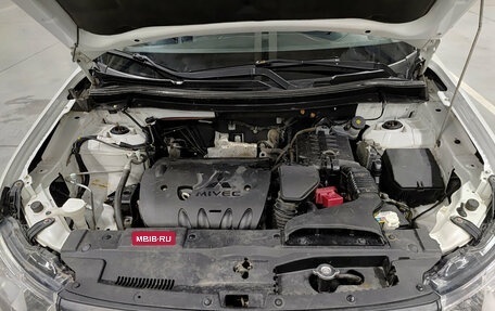 Mitsubishi Outlander III рестайлинг 3, 2013 год, 890 000 рублей, 10 фотография