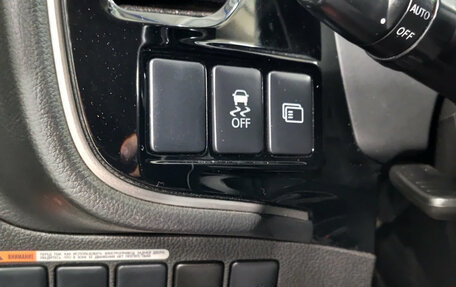 Mitsubishi Outlander III рестайлинг 3, 2013 год, 890 000 рублей, 24 фотография