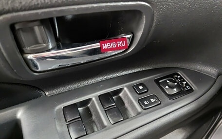Mitsubishi Outlander III рестайлинг 3, 2013 год, 890 000 рублей, 23 фотография