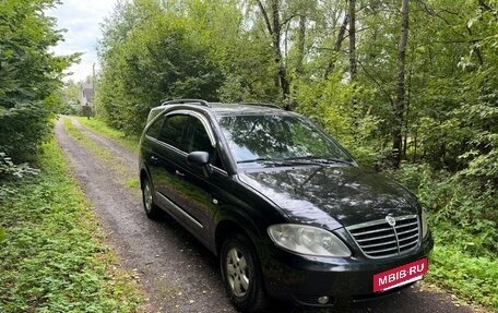 SsangYong Rodius I, 2009 год, 900 000 рублей, 2 фотография