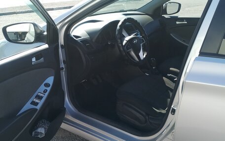 Hyundai Solaris II рестайлинг, 2012 год, 650 000 рублей, 7 фотография